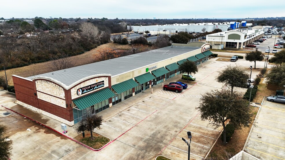 More Photos Of 1856 Precinct Line Rd, Hurst Unknown For Lease