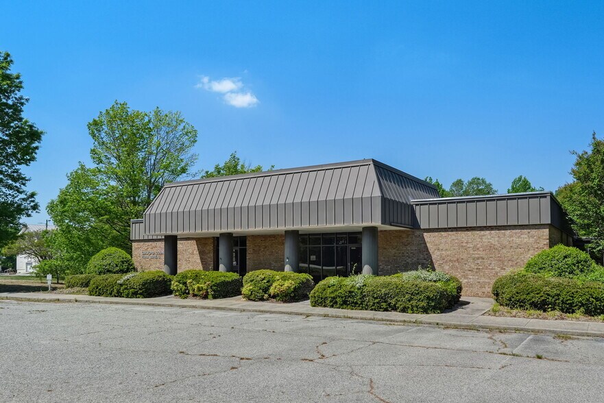 More Photos Of 3311 Burlington Rd, Greensboro Office For Sale