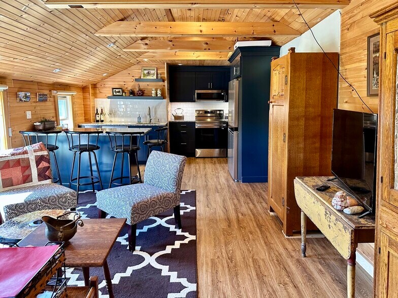 More Photos Of 3063 Bristol Rd, New Harbor Hospitality For Sale