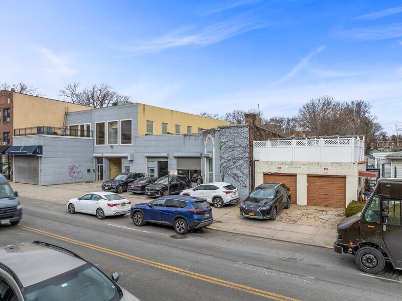 More Photos Of 12419 Metropolitan Ave, Kew Gardens General Retail For Lease