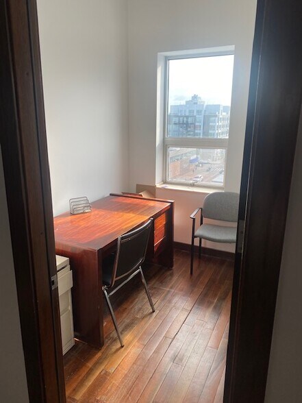 More Photos Of 32-56 Steinway St, Astoria Medical For Lease
