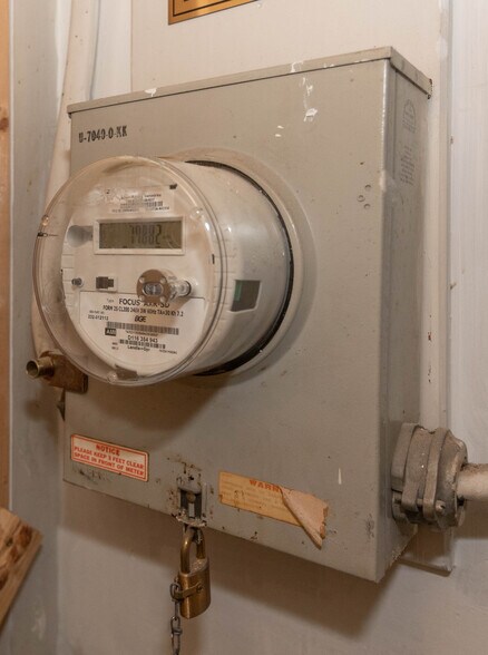 More Photos Of 3600 S Hanover St, Baltimore Storefront For Sale