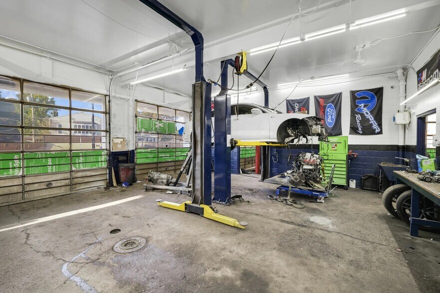 More Photos Of 2928 Tremainsville Rd, Toledo Auto Repair For Sale