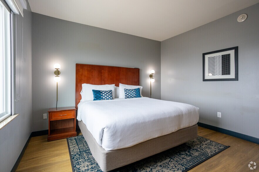 More Photos Of 8720 Gulf Freeway, Houston Hotel For Sale