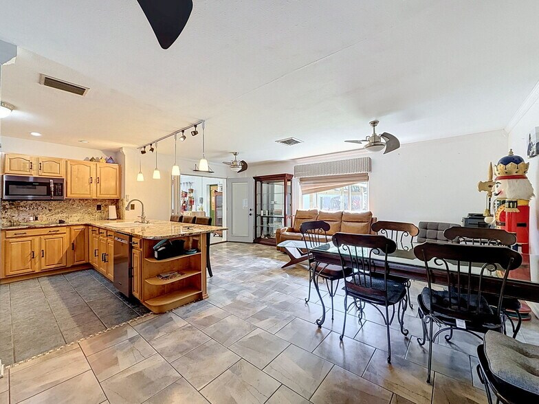 More Photos Of 7813 Leo Kidd Ave, Port Richey Flex For Sale