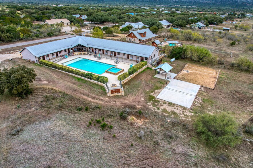 More Photos Of 16 Mountain Laurel Ln, Concan Hospitality For Sale