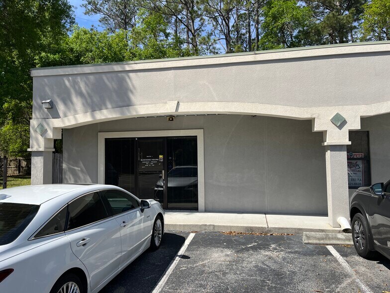 More Photos Of 3956 Sunbeam Rd, Jacksonville Medical For Lease