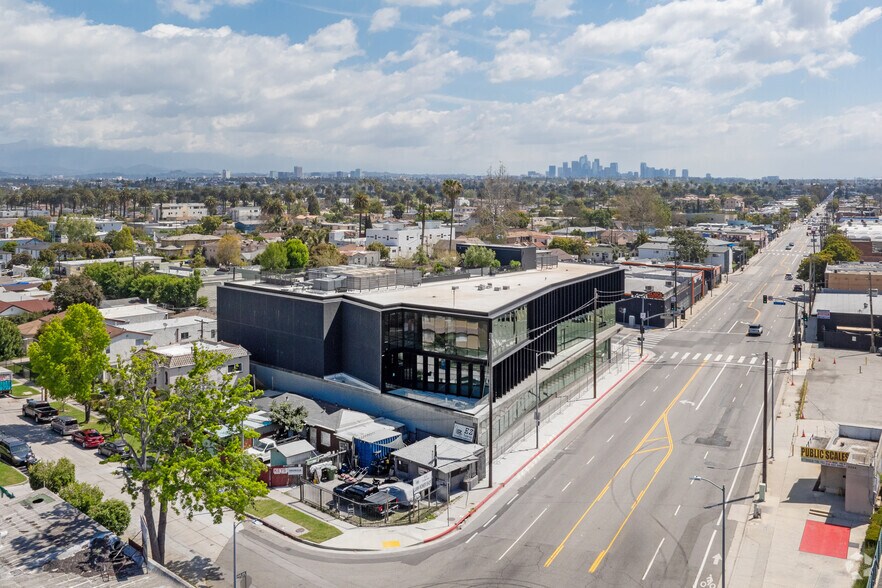 More Photos Of 5237 W Jefferson Blvd, Los Angeles Office For Sale