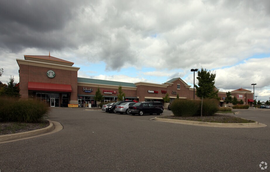 More Photos Of 23005-23035 Outer Dr, Allen Park Storefront For Lease