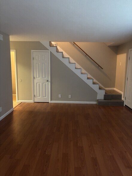 More Photos Of 944-944 Chadwick Dr, Kingsport Apartments For Sale