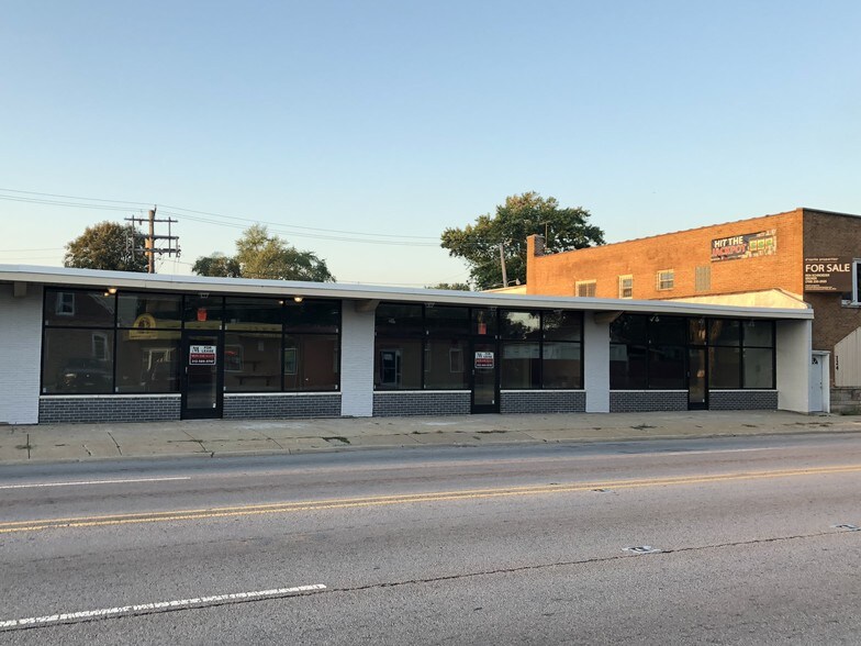 More Photos Of 1250-1254 W 127th St, Calumet Park Storefront Retail Office For Lease