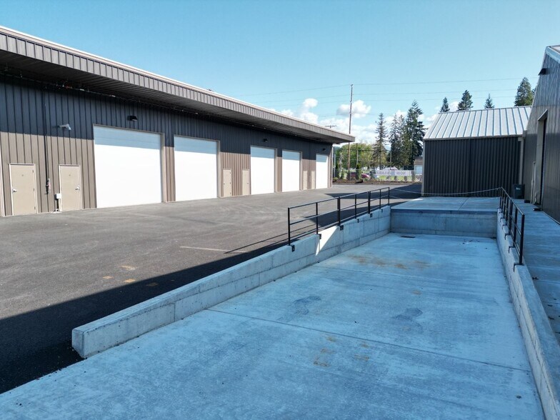 More Photos Of 2024 Farman St N, Enumclaw Distribution For Lease
