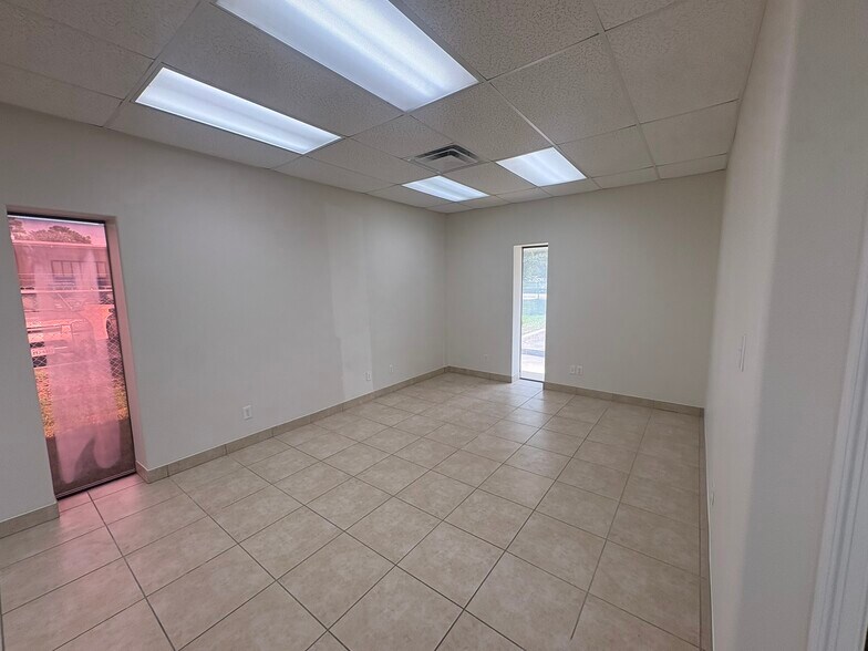 More Photos Of 10450 Cossey Rd, Houston Industrial For Sale
