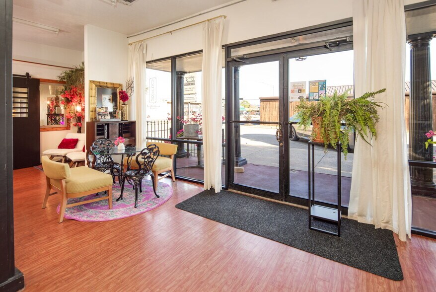 More Photos Of 2606 S Texas Ave, Bryan Restaurant For Sale