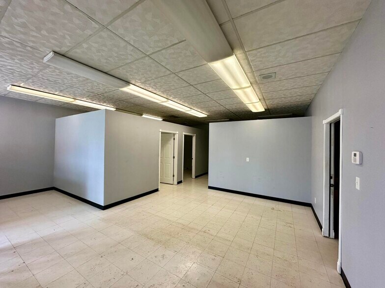 More Photos Of 129 N Main St, Tekonsha Freestanding For Sale