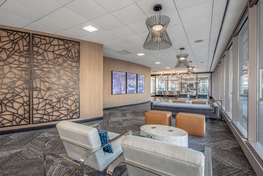 More Photos Of 10275 W Higgins Rd, Rosemont Office For Lease