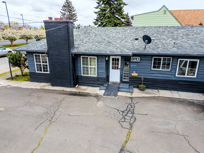 More Photos Of 2116 Adams Ave, La Grande Hotel For Sale