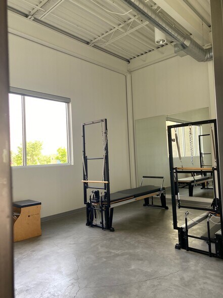 More Photos Of 1010 N 2nd Ave, Minneapolis Office For Sale