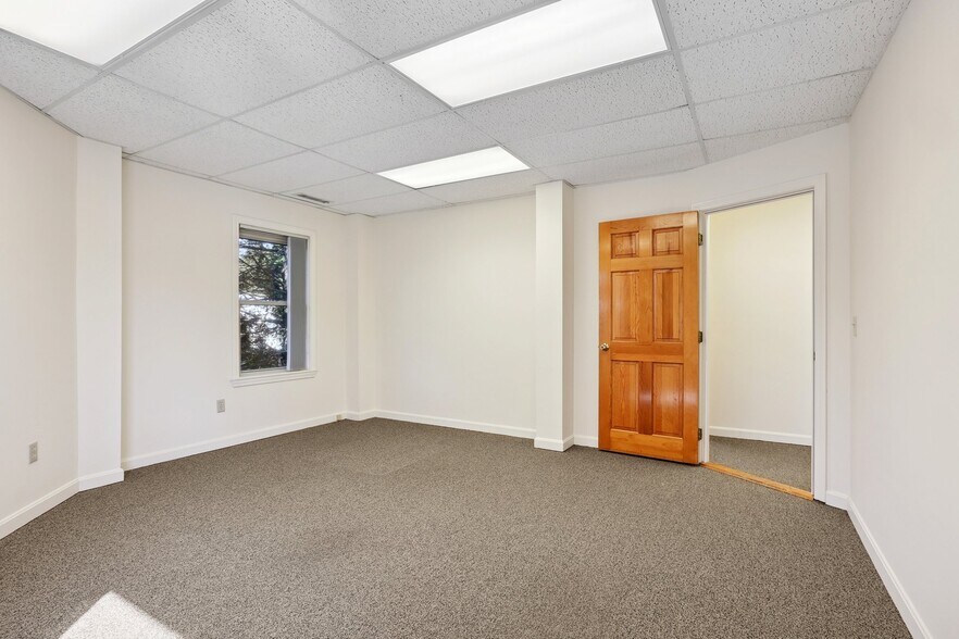 More Photos Of 249 Ayer Rd, Harvard Office For Lease