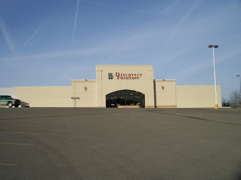 Primary Photo Of 1133 SW Wanamaker Rd, Topeka General Retail For Sale