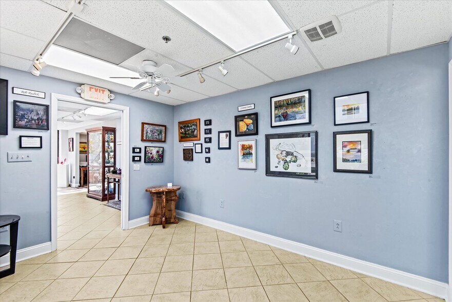 More Photos Of 100 Taylor St, Colonial Beach Storefront Retail Office For Sale