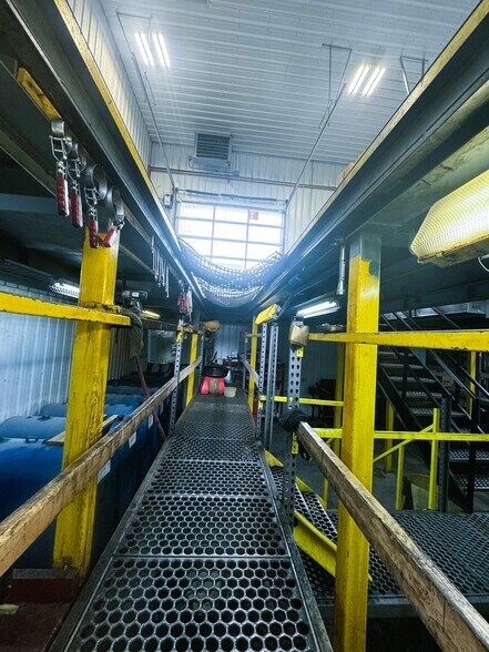 More Photos Of 102 Joblin St, Hinton Warehouse For Sale