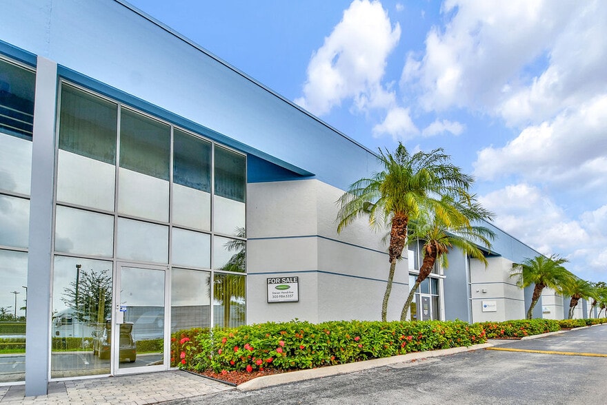 More Photos Of 16115 SW 117th Ave, Miami Showroom For Sale