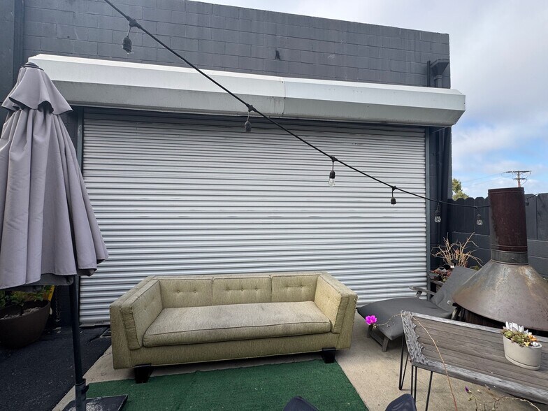 More Photos Of 939 Manhattan Beach Blvd, Manhattan Beach Freestanding For Sale