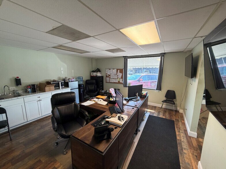 More Photos Of 3717 & 3719 Harold St, North Little Rock Industrial For Sale