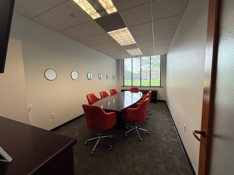 More Photos Of 700 Washington St, Columbus Office For Lease