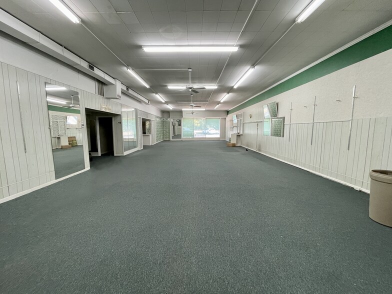 More Photos Of 4 S Main St, Inman Storefront Retail Office For Sale