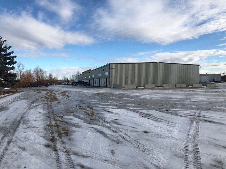 More Photos Of 4000 Landry Ave, Red Deer County Warehouse For Lease