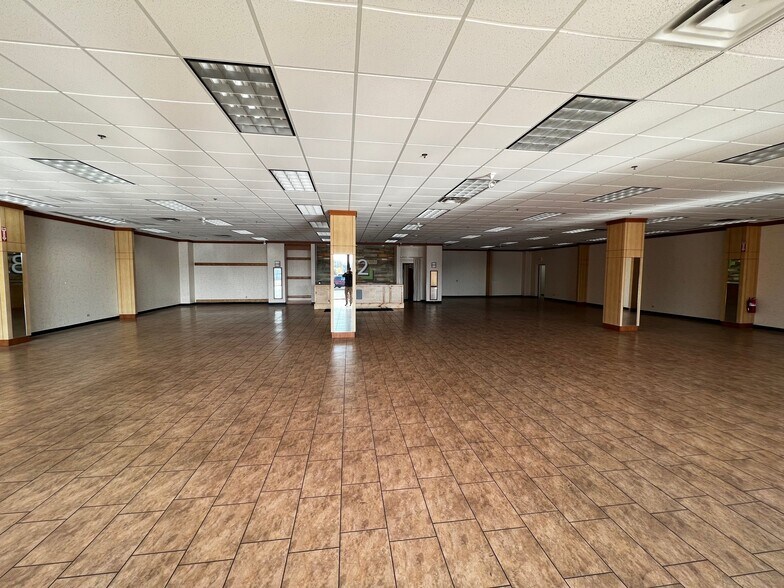 More Photos Of 4494 W US 10 Hwy, Ludington Storefront For Lease