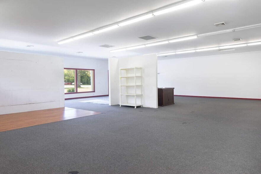 More Photos Of 403 Ashley Falls Rd, Canaan Freestanding For Sale