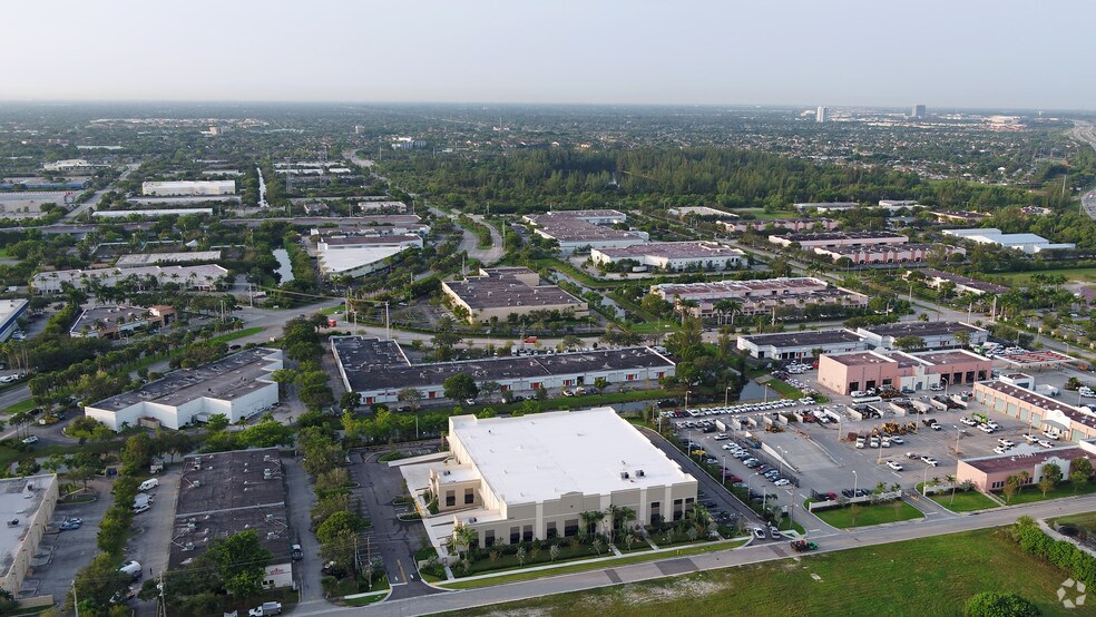 More Photos Of 10400 NW 55th St, Sunrise Manufacturing For Lease