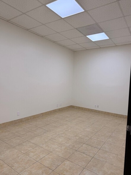 More Photos Of 4717 Van Nuys Blvd, Sherman Oaks Office For Lease