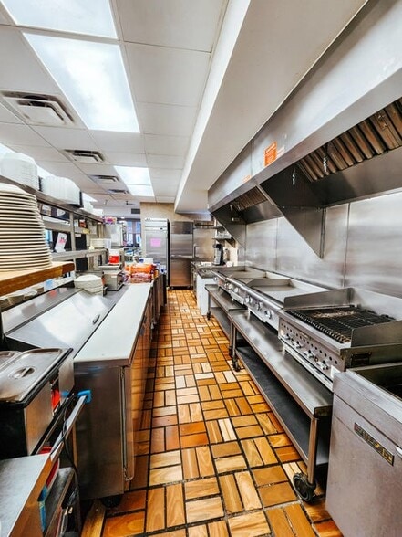 More Photos Of 75 W Carleton Rd, Hillsdale Restaurant For Sale