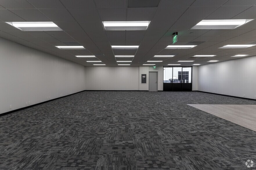 More Photos Of 720 E Carnegie Dr, San Bernardino Light Distribution For Lease