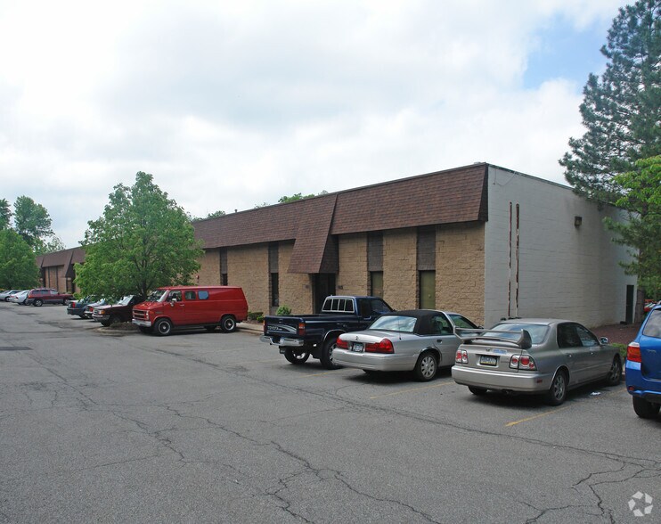 More Photos Of 153-163 Rt-303, Valley Cottage Service For Sale