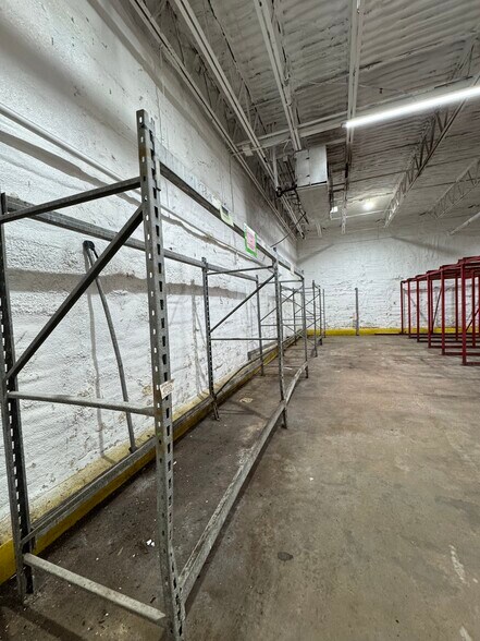 More Photos Of 8716 SE 15th St, Oklahoma City Distribution For Sale