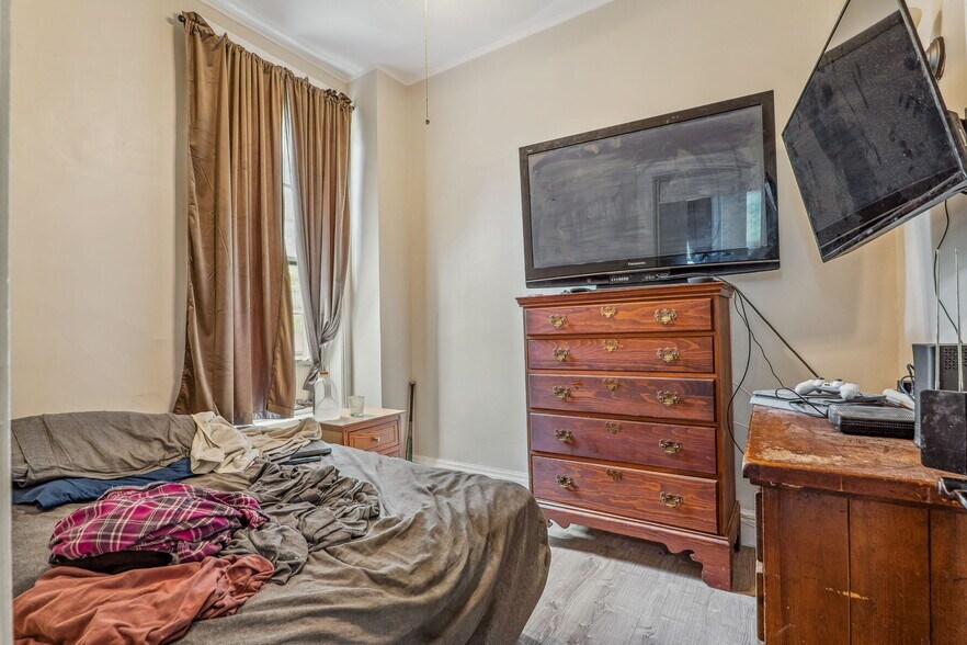 More Photos Of 462-470 2nd Ave, Troy Storefront Retail Residential For Sale