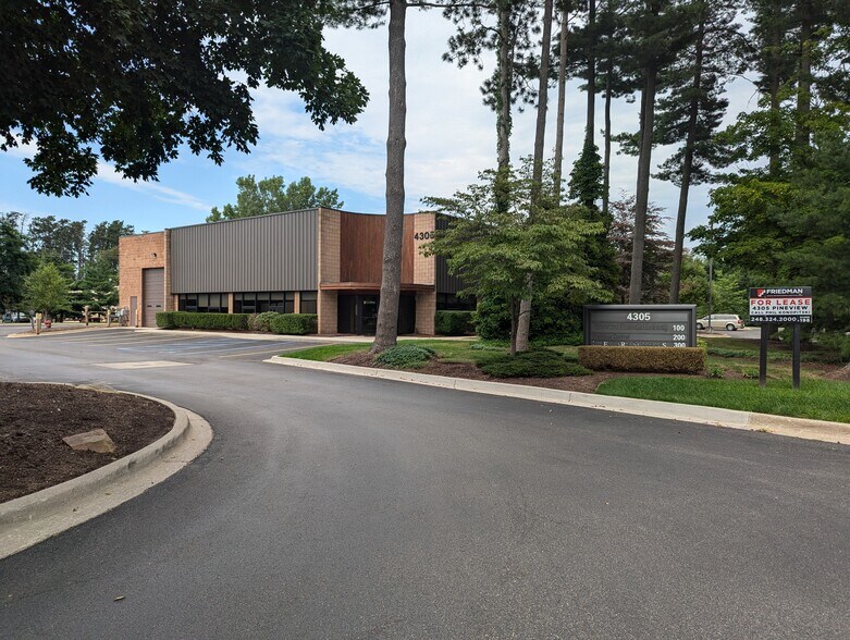 More Photos Of 4305 Pineview Blvd, Commerce Township Research And Development For Lease