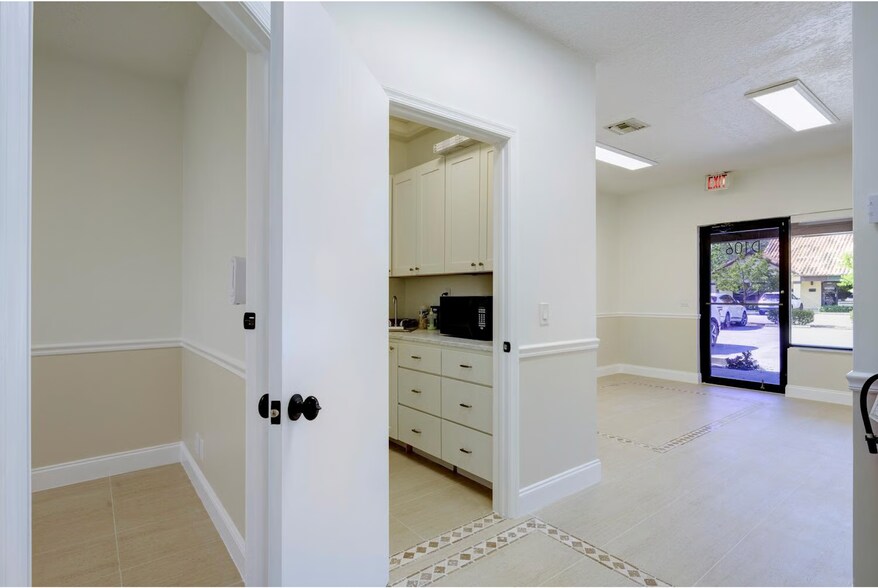 More Photos Of 725 N A1A, Jupiter Office For Lease