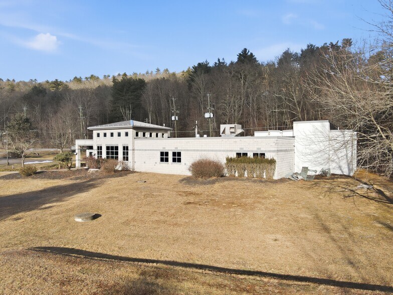 More Photos Of 113 Pocono Dr, Milford Office For Sale