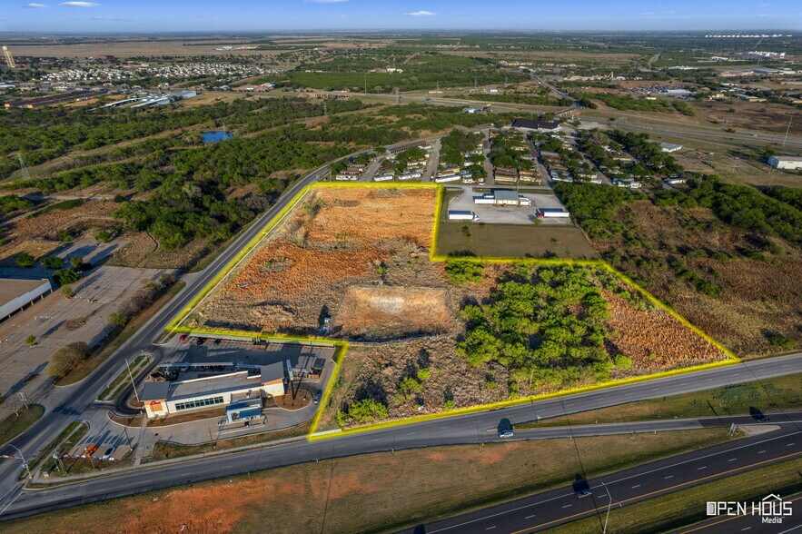 More Photos Of 2221 Airport Dr, Wichita Falls Land For Sale