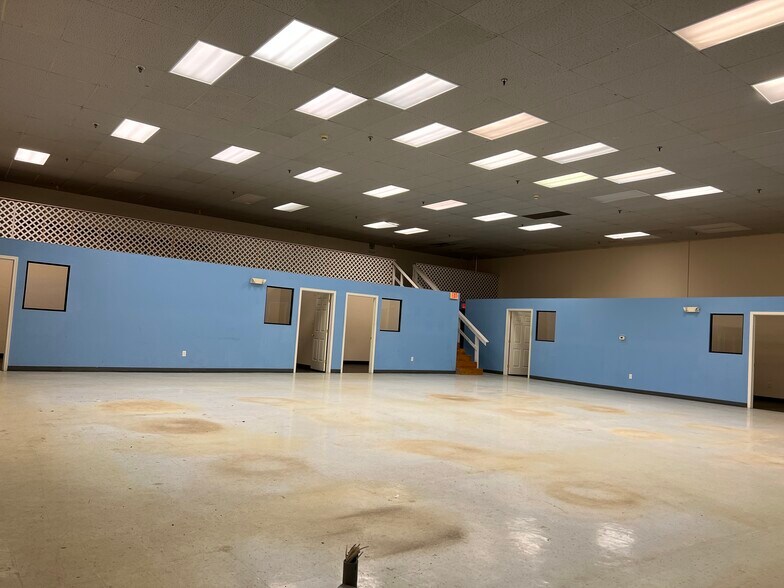 More Photos Of 255 Wilmington W Chester Pike, Chadds Ford Flex For Lease