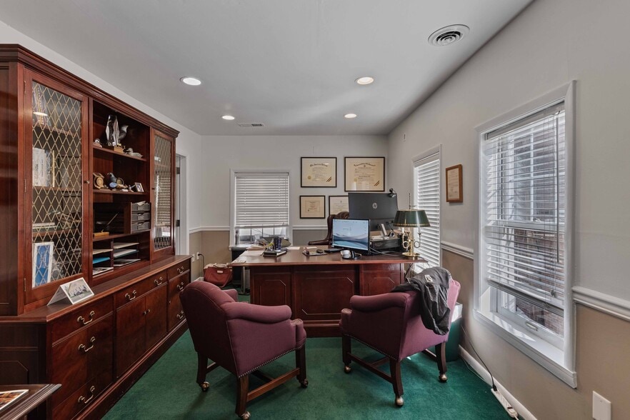 More Photos Of 439-441 Beaver St, Sewickley Storefront Retail Office For Sale