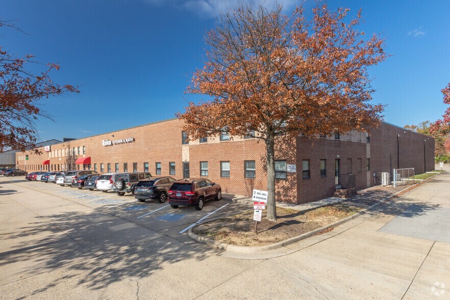 More Photos Of 6790 Commercial Dr, Springfield Manufacturing For Lease