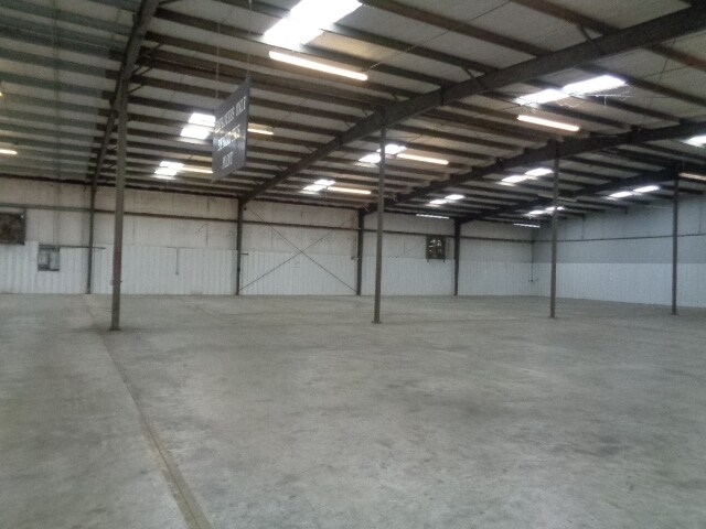 More Photos Of 903 Industrial St, Clute Unknown For Lease