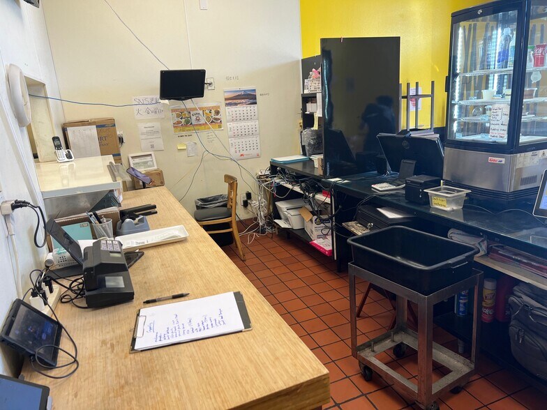 More Photos Of 1757 W Carson St, Torrance Storefront For Lease